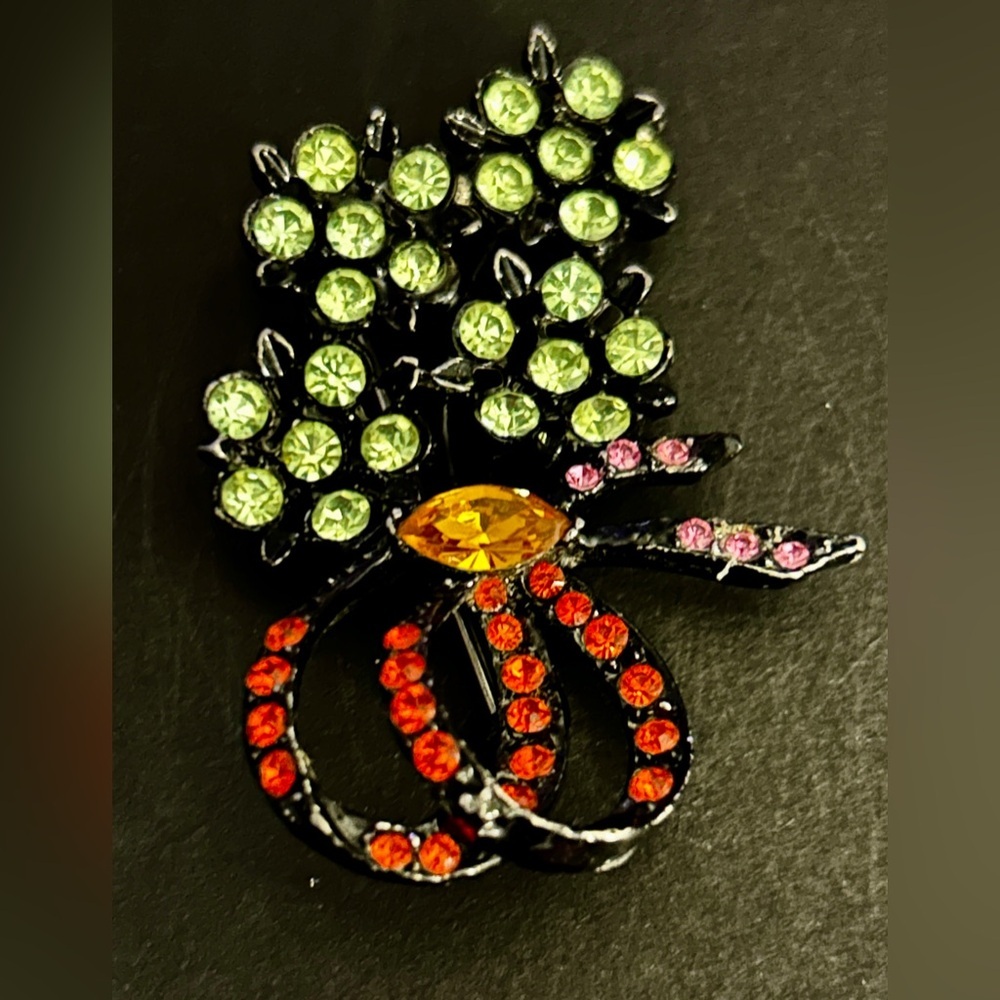 Floral Motif Fuchsia Crystal Rhinestone Sinuous Vines Broach.